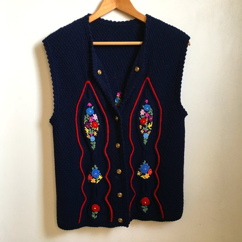 OOAK Vintage Hand Knit Wool Floral Embroidered Sweater Vest Gold Button S M